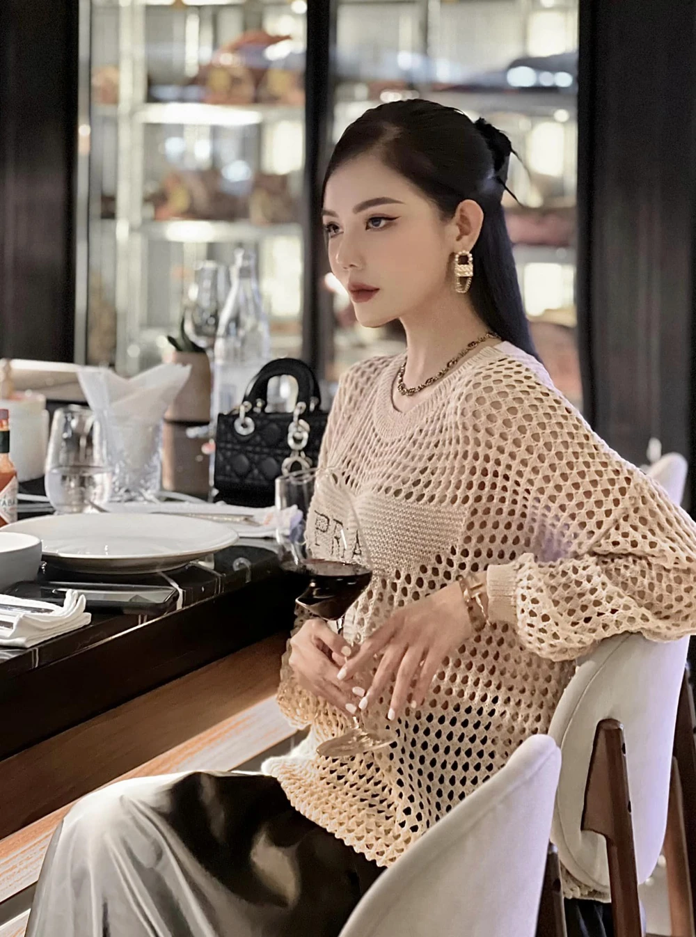 Pali Delish Nguyễn tên thật là Nguyễn Hồng Phương Anh, sinh năm 1988. Trước khi gắn bó với kinh doanh thời trang, cái tên Pali Delish Nguyễn nổi tiếng trong cộng đồng hot girl, người mẫu ảnh.