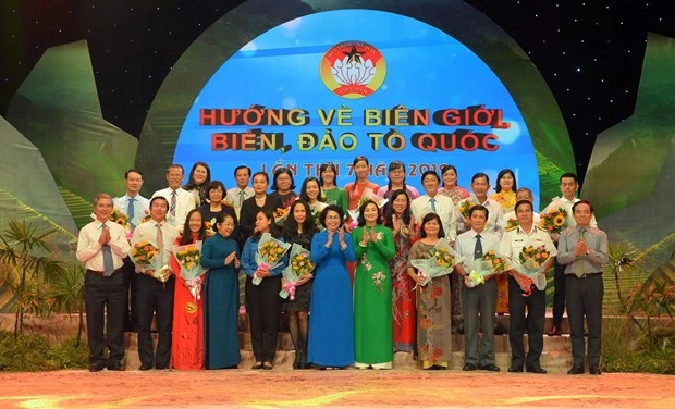 Hình ảnh tại Chương trình giao lưu nghệ thuật “Hướng về biên giới, biển, đảo của Tổ quốc” lần thứ 7 năm 2019. Ảnh: TTXVN