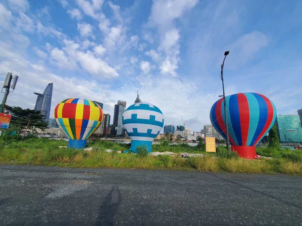 Khu vực thả khi khí cầu đang được chuẩn bị. Ảnh: THU TRINH