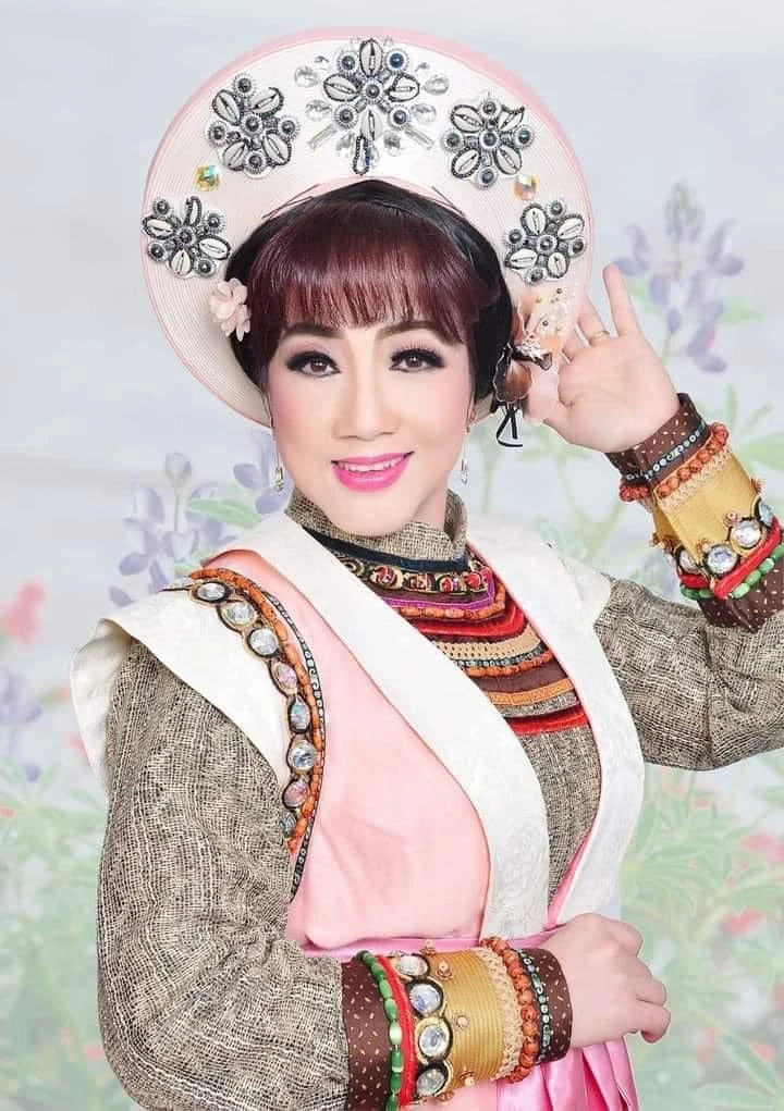 NSƯT Phương Hồng Thủy. Ảnh: FB Bình Tinh