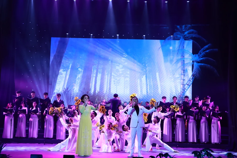 dem-nhac-tuong-nho-hoang-viet (2).JPG