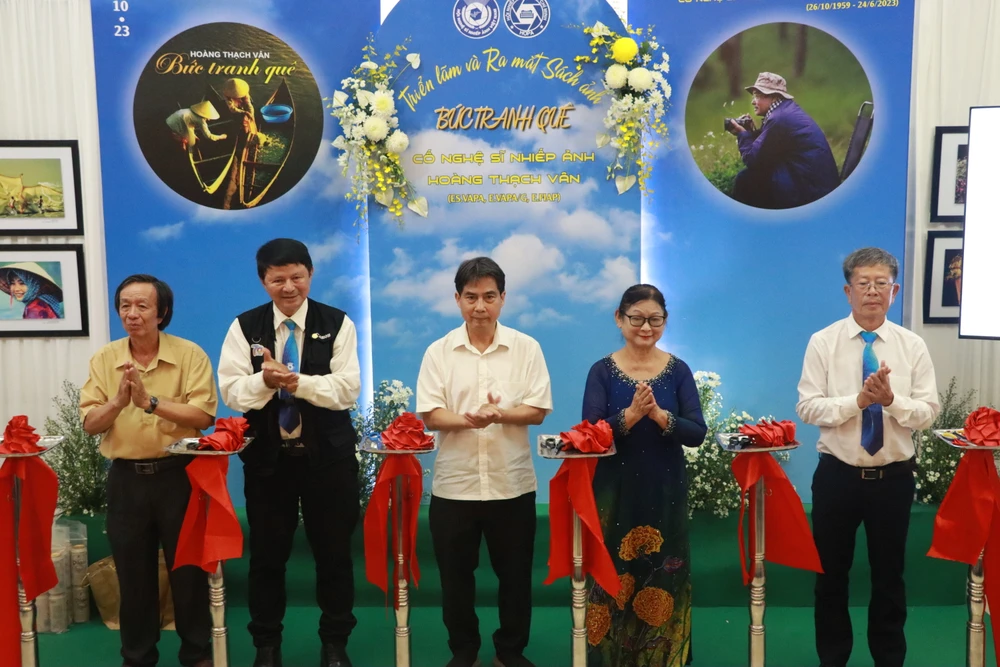 Đấu giá 5 tác phẩm của cố nghệ sĩ nhiếp ảnh Hoàng Thạch Vân