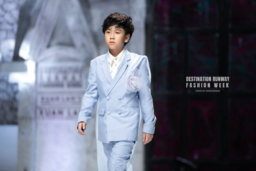 Destination- Runway- Fashion- week2.jpeg