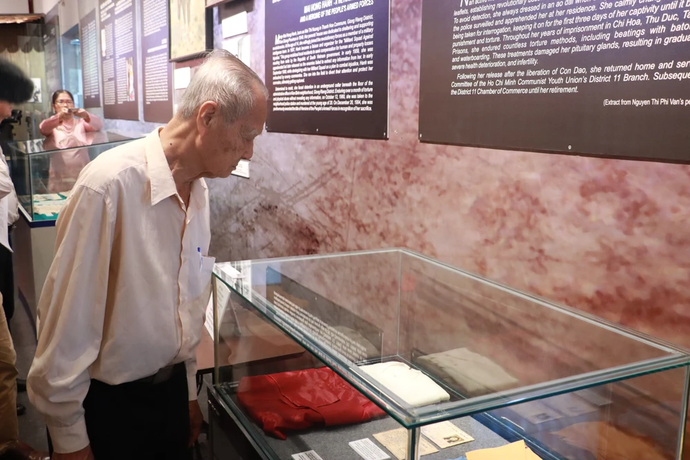 Kỷ vật thời kháng chiến