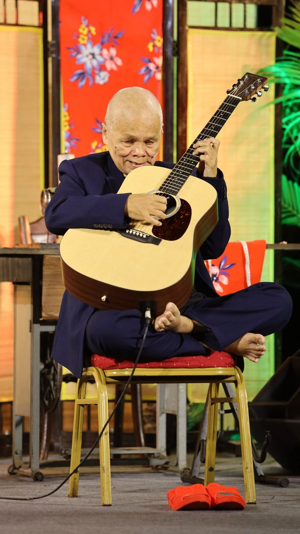nghe-si-guitar-thanh-dien-6627.jpeg