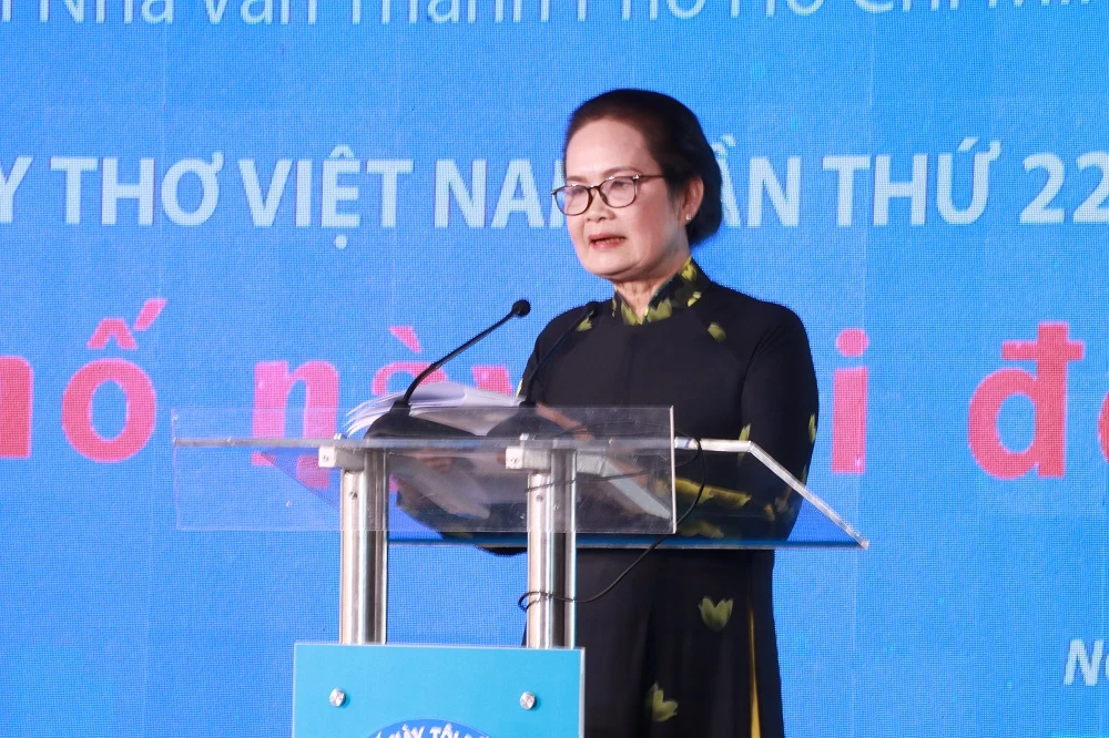 nha-van-bich-ngan.JPG