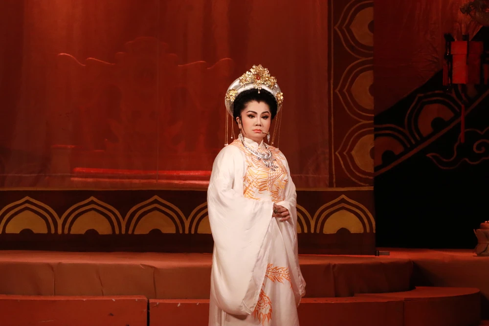 Chính vì lẽ đó, khi nhận vai thần phi Nguyễn Thị Anh trong lần trở lại này của Đêm trước ngày hoàn đạo đã khiến NSƯT Tú Sương không khỏi hồi hộp, áp lực.