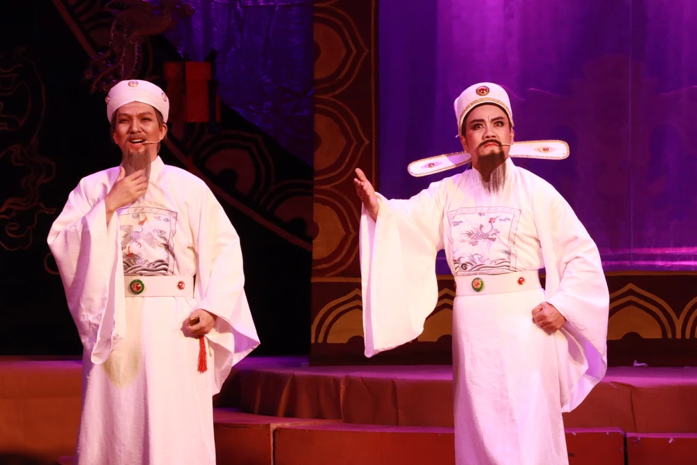 Nghệ sĩ Minh Trường và Lê Tứ