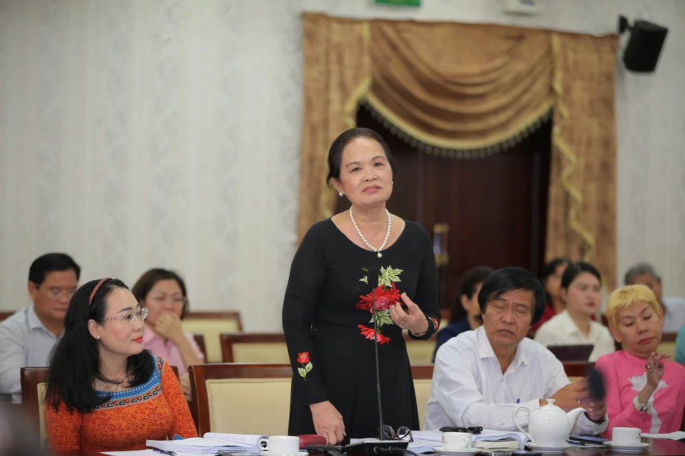 lý luận phê bình