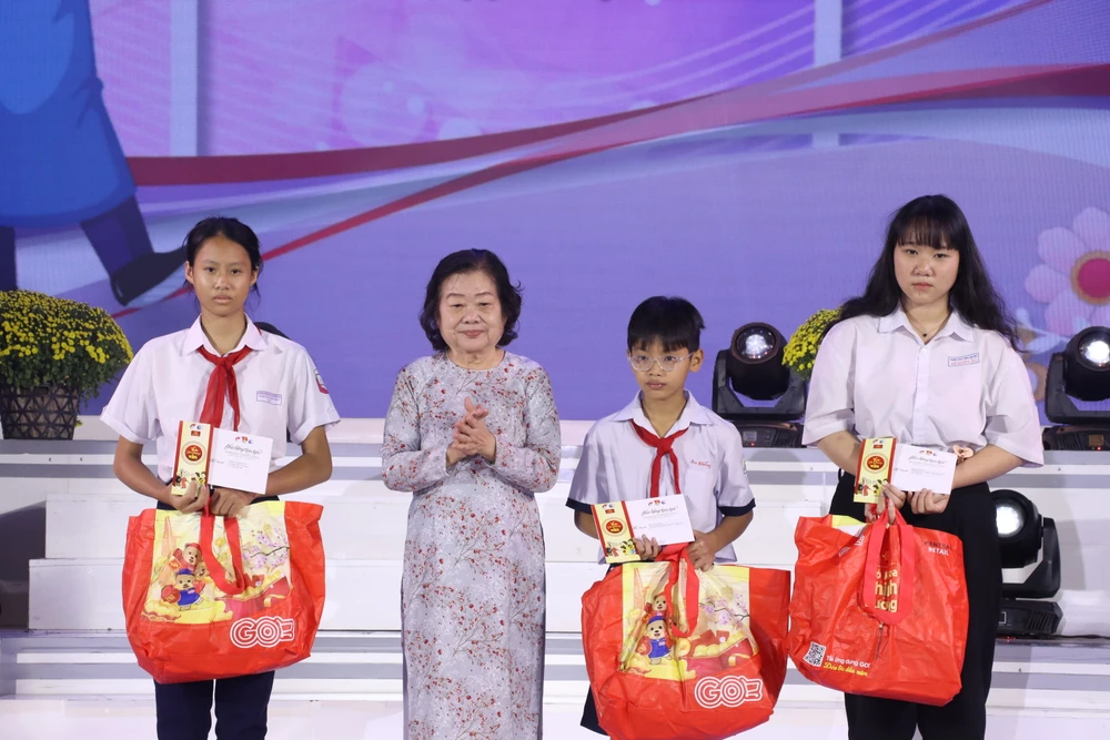 Quỹ học bổng Vừ A Dính