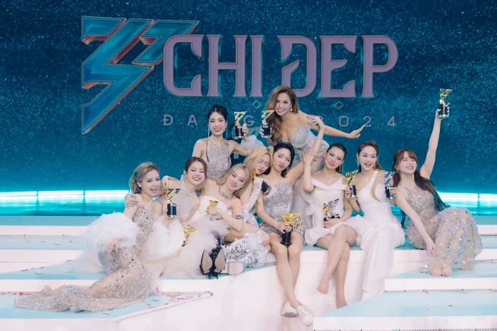 Chị đẹp đạp gió