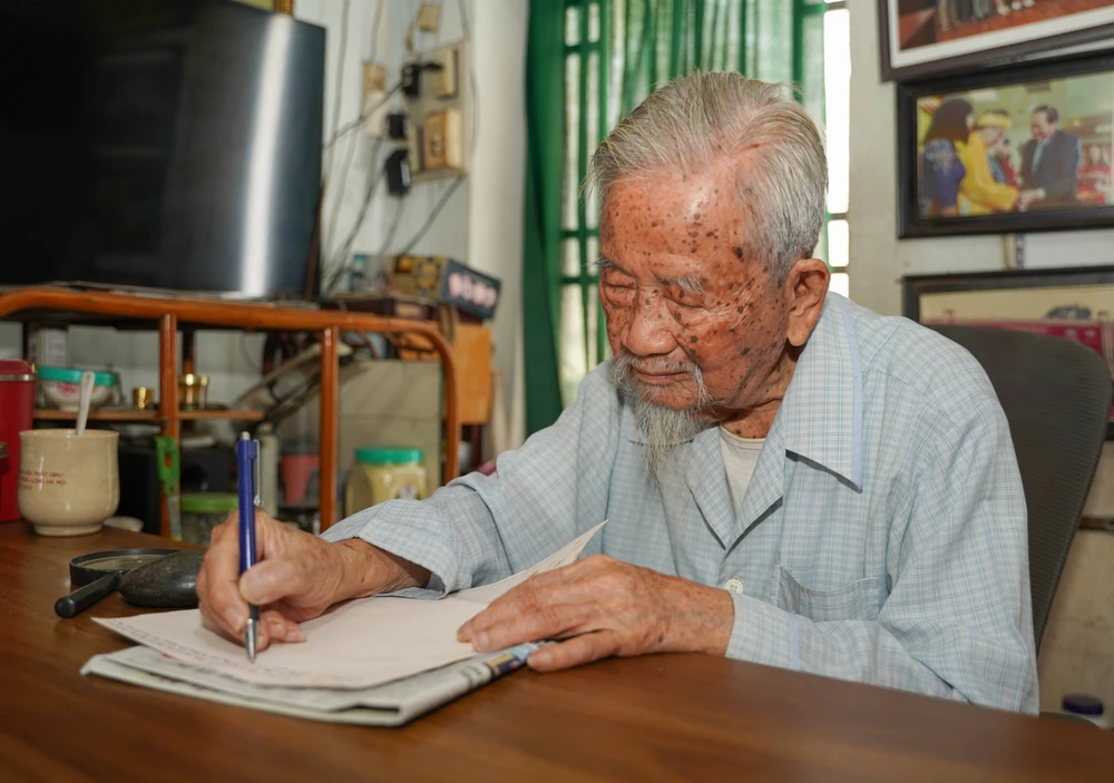 Nhà nghiên cứu Nguyễn Đình Tư