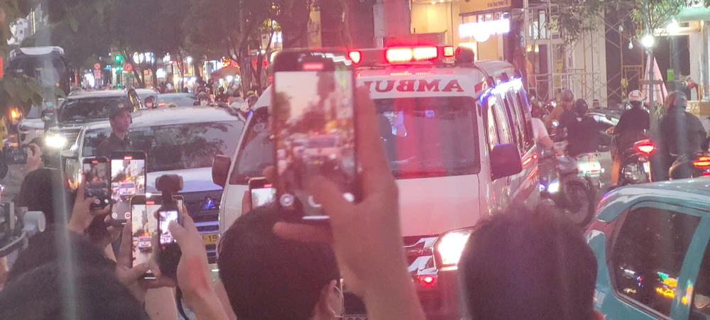 Dùng xe cứu thương chở diễn viên đến ra mắt phim: Ê-kíp 'Âm dương lộ' phải làm việc với công an, nhận lỗi