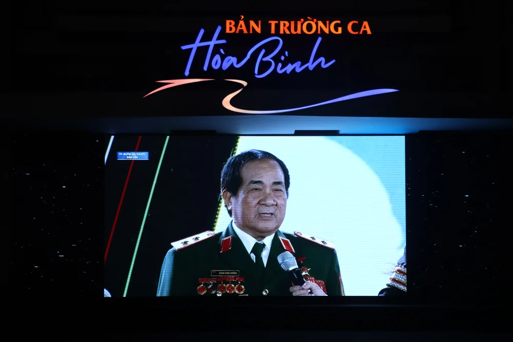 ban-truong-ca-hoa-binh1.JPG