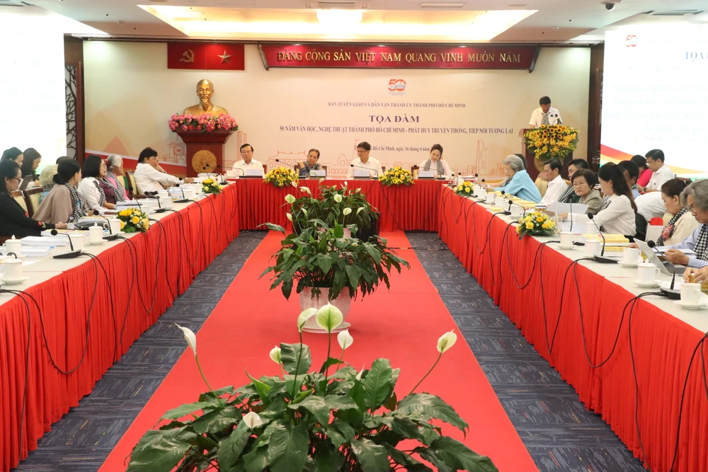 Văn học nghệ thuật