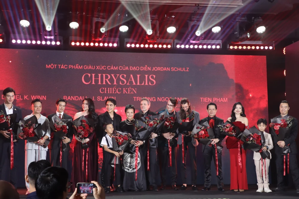 Chrysalis - Chiếc kén