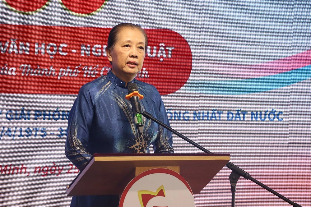 tac-pham-van-hoc-nghe-thuat2.JPG