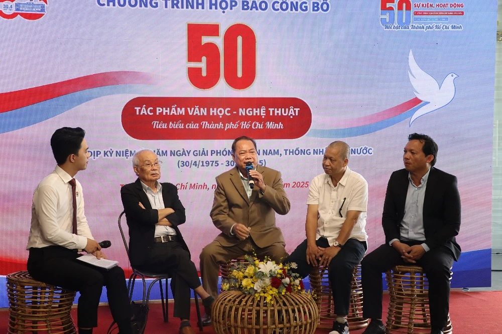 tac-pham-van-hoc-nghe-thuat3.JPG