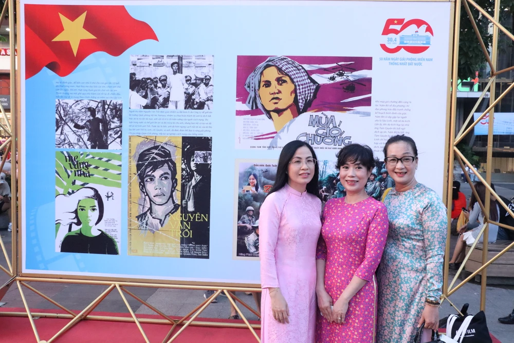 am-vang-dai -thang-mua-xuan-1975-trong-den-anh2.JPG