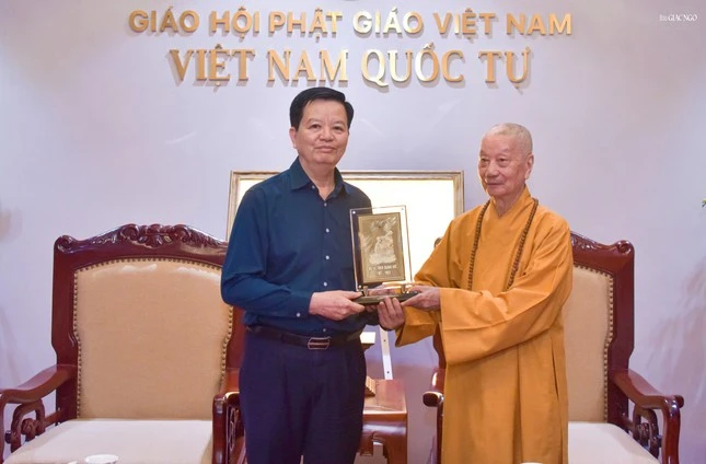 xa-loi-trai-tim-bo-tat-thich-quang-duc1.jpg