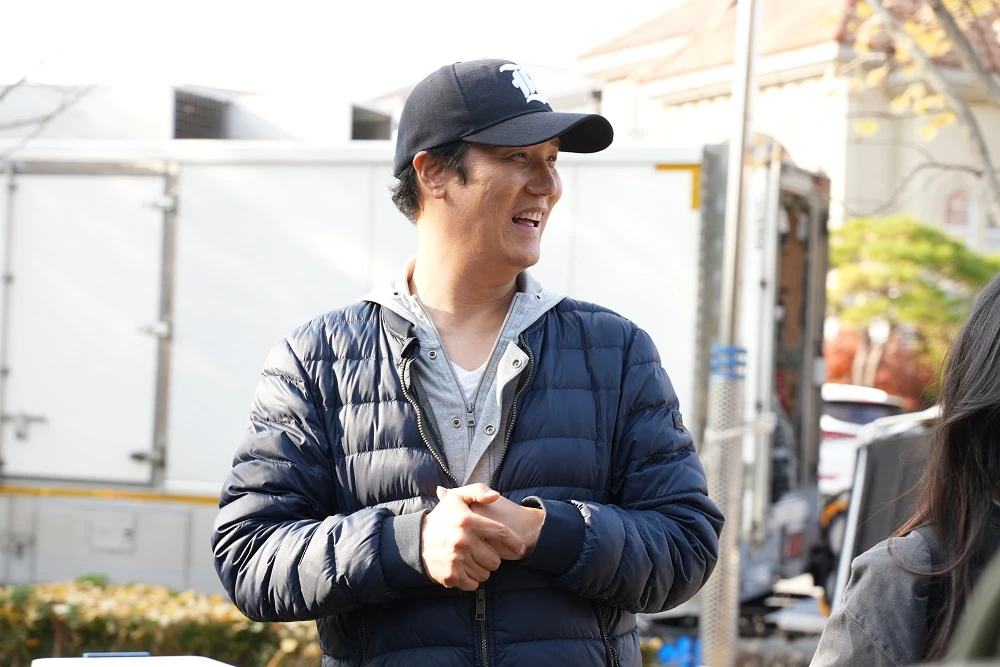 mang-me-di-bo-dao-dien- Mo Hong-jin.JPG