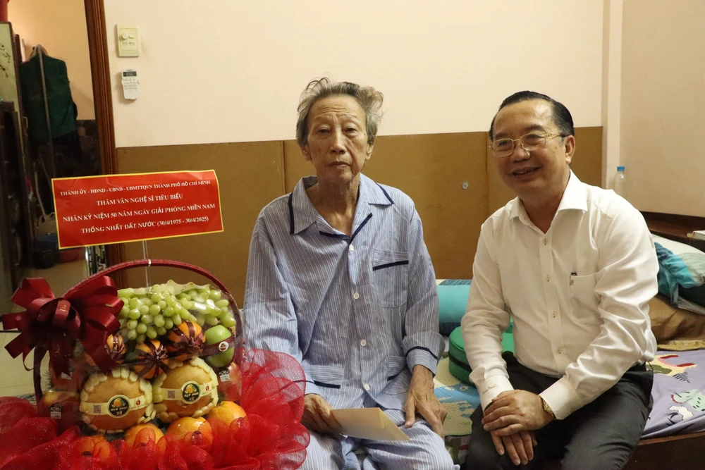 Nhạc sĩ Thế Hiển