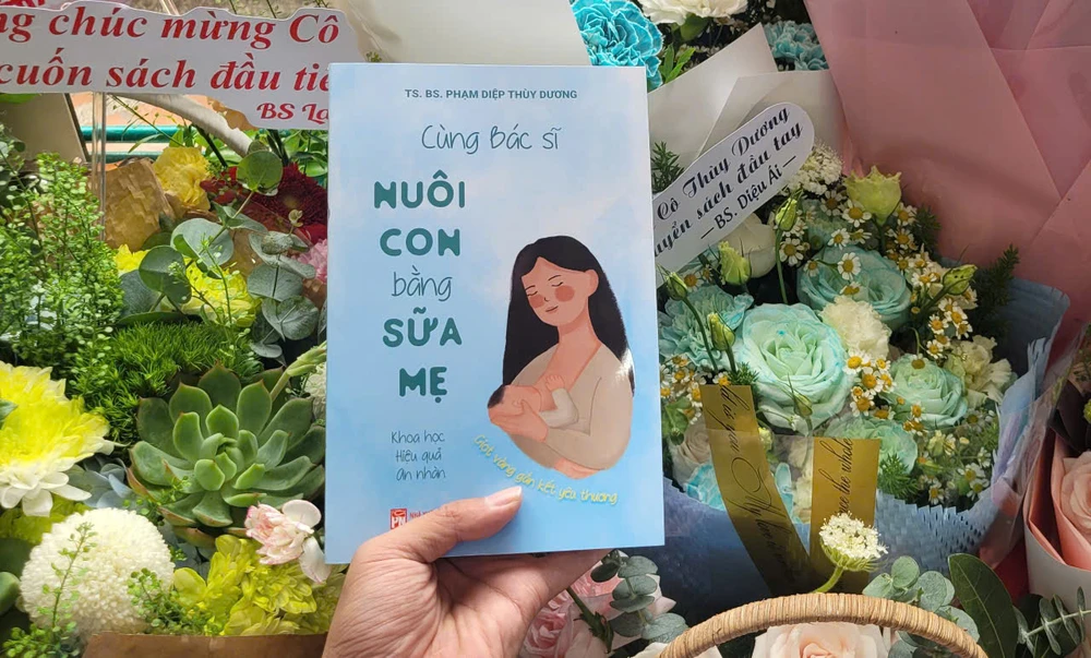 Cùng bác sĩ nuôi con bằng sữa mẹ