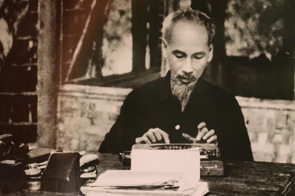 Chủ tịch Hồ Chí Minh