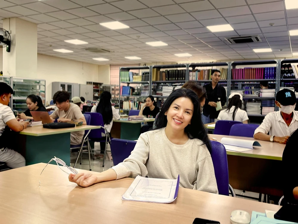 dien-vien-ngoc-trinh2 (1).jpg