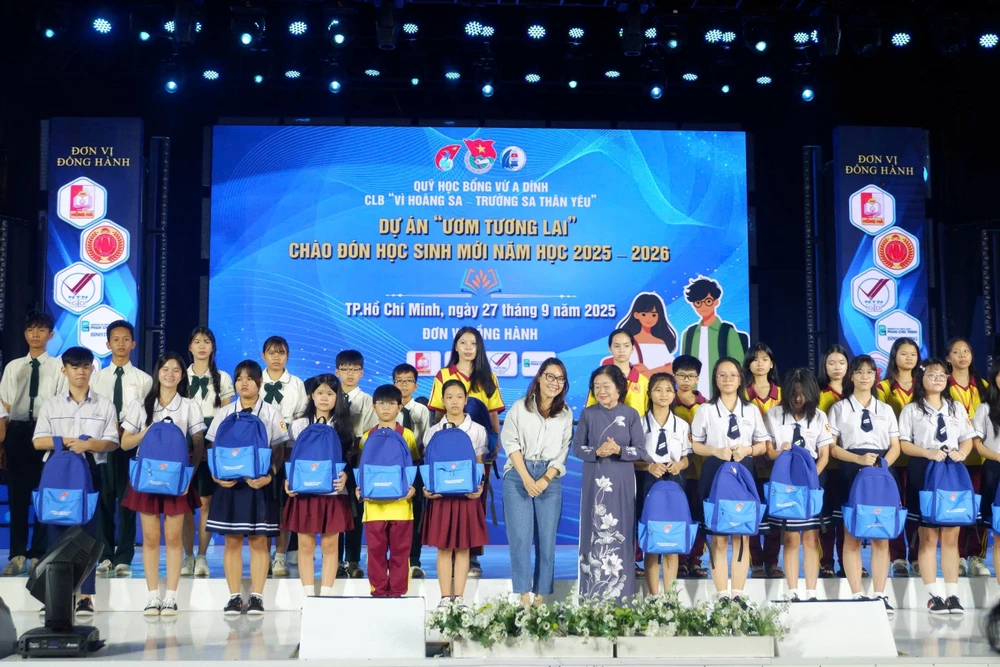 Quỹ học bổng Vừ A Dính