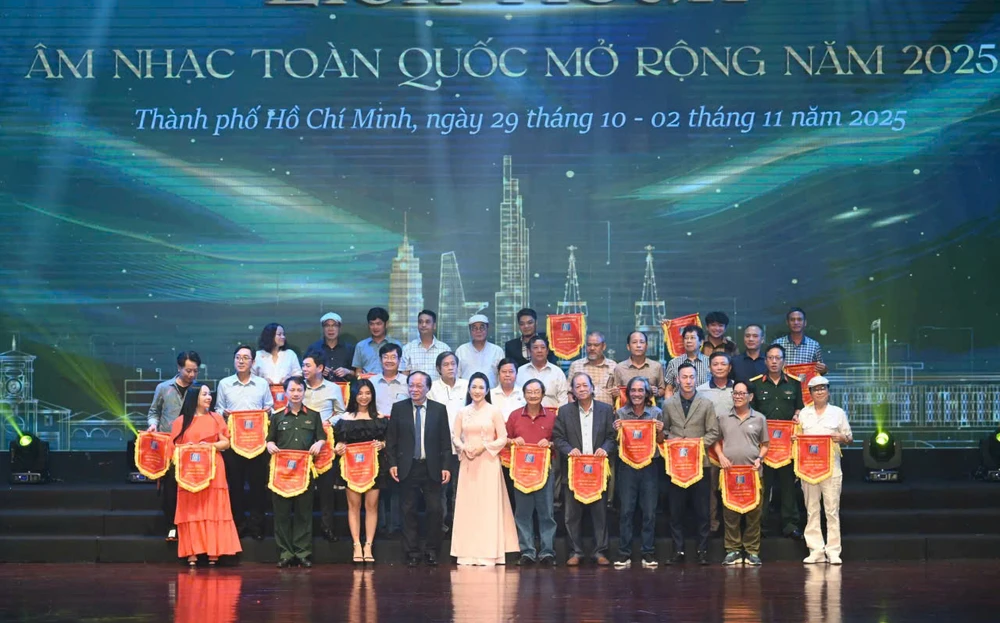 lien-hoan-am-nhac-toan-quoc-mo-rong1.jpg