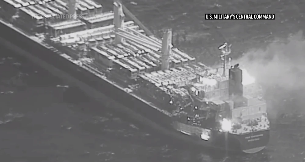 Một thuỷ thủ người Việt thiệt mạng khi Houthis tấn công tàu hàng.