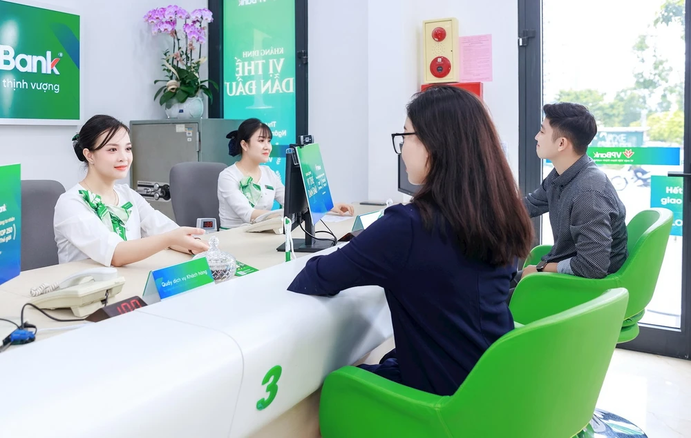 Ngân hàng dồn dập nâng lãi suất huy động, thời kỳ “tiền rẻ” kết thúc?