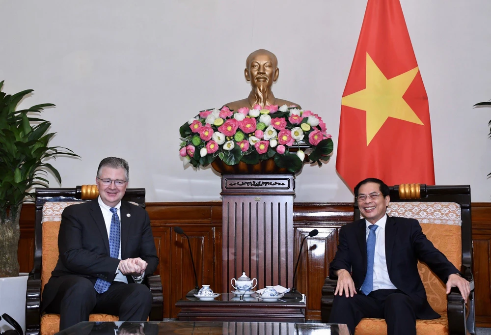 Bộ trưởng Ngoại giao Bùi Thanh Sơn tiếp Trợ lý Ngoại trưởng Mỹ Daniel Kritenbrink