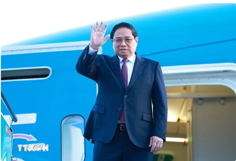 Thủ tướng Chính phủ lên đường dự Hội nghị các Nhà lãnh đạo Nhóm BRICS mở rộng