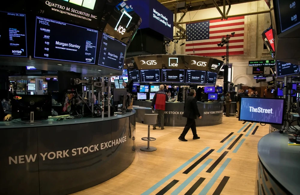 Chứng khoán Mỹ sụt mạnh sau tuyên bố chính sách của Fed