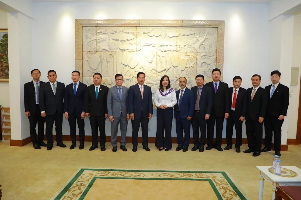 Thứ trưởng Bộ Ngoại giao Lê Thị Thu Hằng thăm và làm việc tại Campuchia