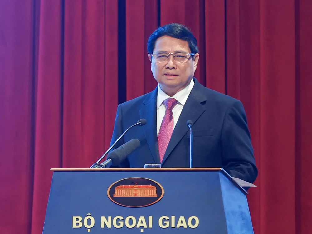 Thủ tướng: Ngành ngoại giao góp phần đắc lực, hiệu quả thúc đẩy tăng trưởng và các lực lượng sản xuất mới