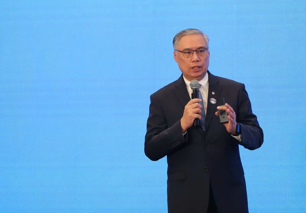 Chuyên gia ngân hàng UOB khuyên Việt Nam sớm đa dạng hóa thị trường xuất khẩu