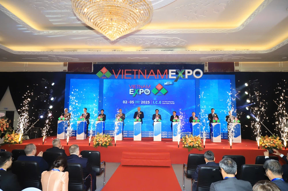 Hơn 400 doanh nghiệp từ 18 quốc gia trên thế giới tham gia VIETNAM EXPO 2025
