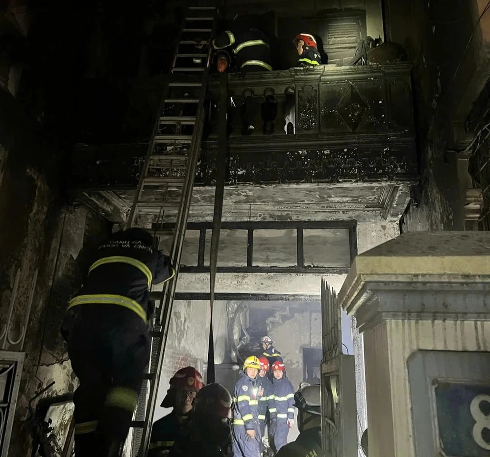 Phó Thủ tướng yêu cầu khẩn trương điều tra nguyên nhân vụ cháy tại Trung Liệt (Hà Nội)