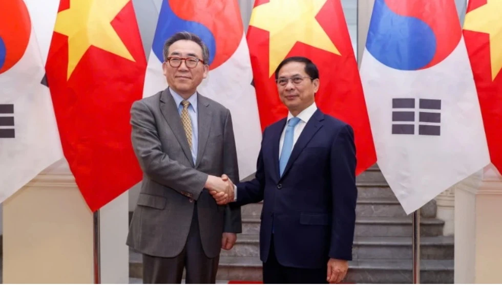 Phó Thủ tướng, Bộ trưởng Ngoại giao Bùi Thanh Sơn hội đàm với Bộ trưởng Ngoại giao Hàn Quốc