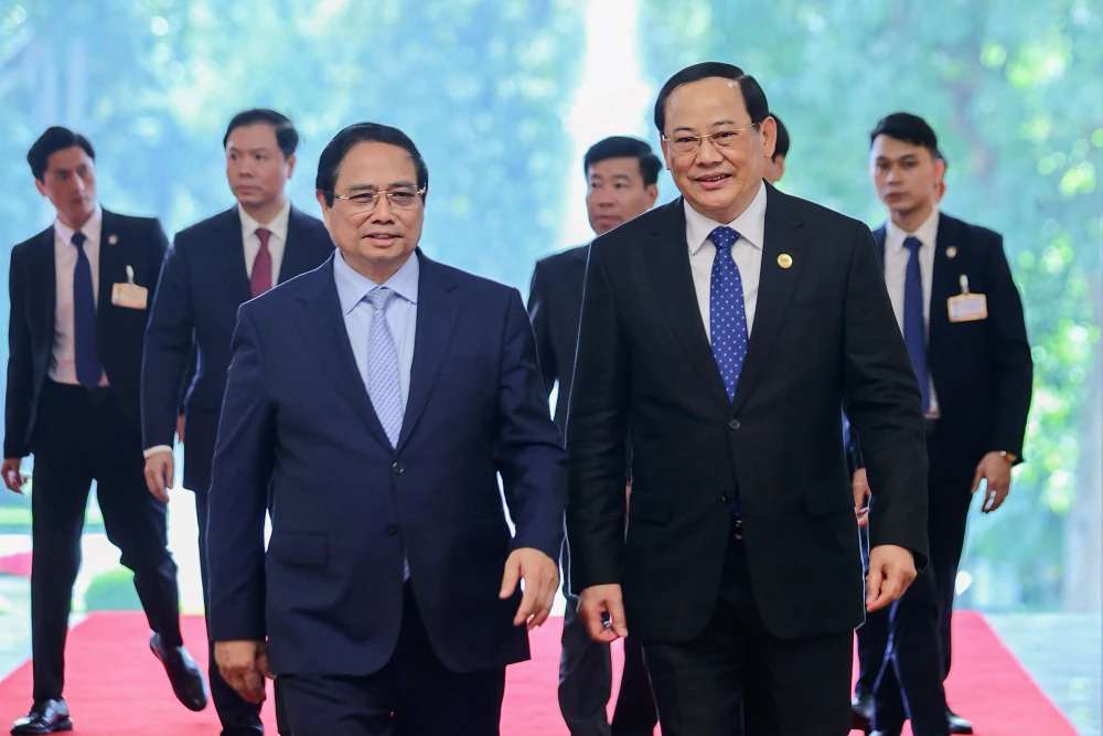 Thủ tướng Phạm Minh Chính, Chủ tịch Quốc hội Trần Thanh Mẫn gặp, làm việc với Thủ tướng Lào nhân dịp dự Hội nghị Thượng đỉnh P4G