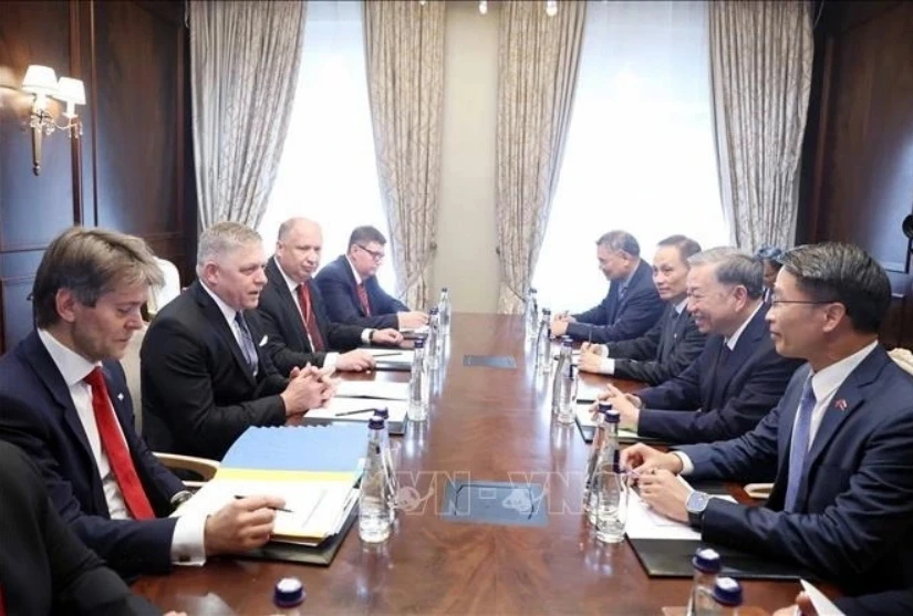 Tổng Bí thư Tô Lâm gặp Thủ tướng Slovakia