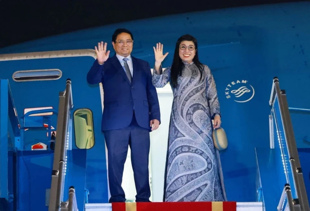 Thủ tướng Phạm Minh Chính lên đường bắt đầu chuyến công tác tại châu Âu