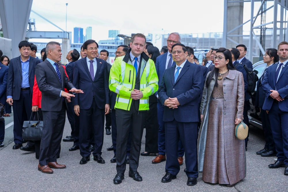 Thủ tướng Phạm Minh Chính thăm cảng biển hàng đầu vùng Baltic