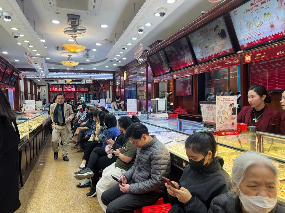 Mua bán vàng trên 20 triệu mang đến lợi ích gì cho người dân, doanh nghiệp và thị trường?