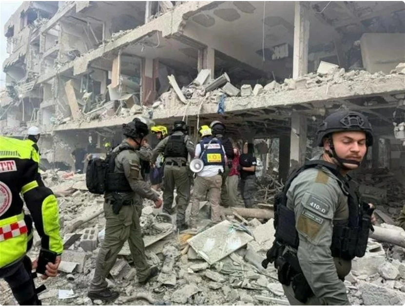 Bộ Ngoại giao khuyến cáo công dân ở Israel, Iran sang nước thứ ba để về Việt Nam