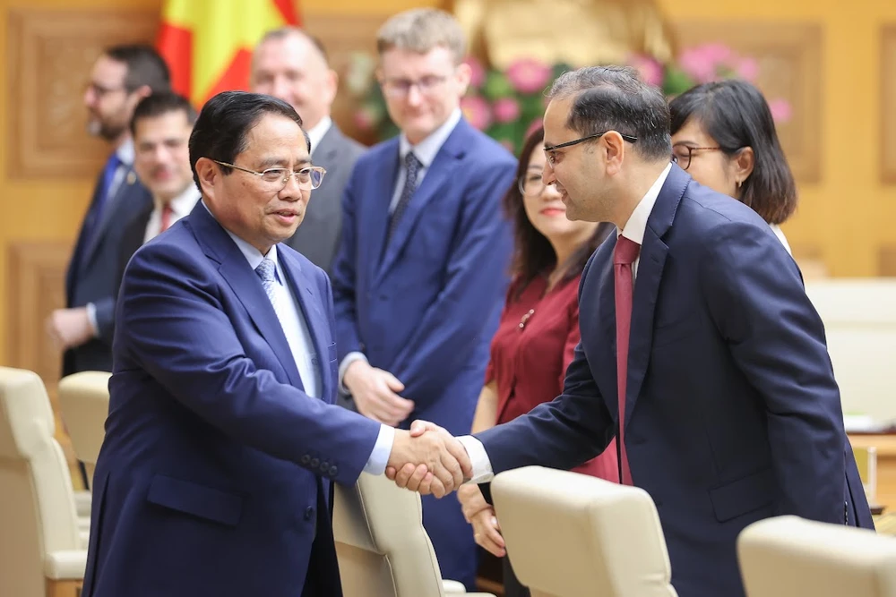 thu-tuong-pham-minh-chinh-chu-tri-cuoc-gap-voi-dai-dien-cong-dong-doanh-nghiep-anh-quoc.jpg