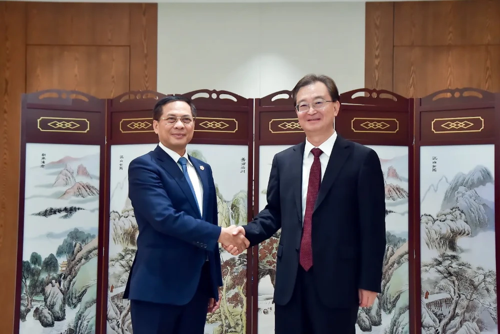 Phấn đấu sớm đưa thương mại song phương Vân Nam và các địa phương Việt Nam lên 5 tỉ USD